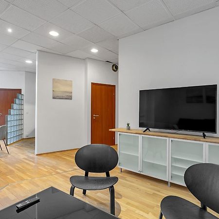 Bright Apartment In The Heart Of The City! ريكيافيك المظهر الخارجي الصورة